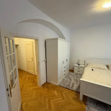 Apartment Danube Homes 5 *