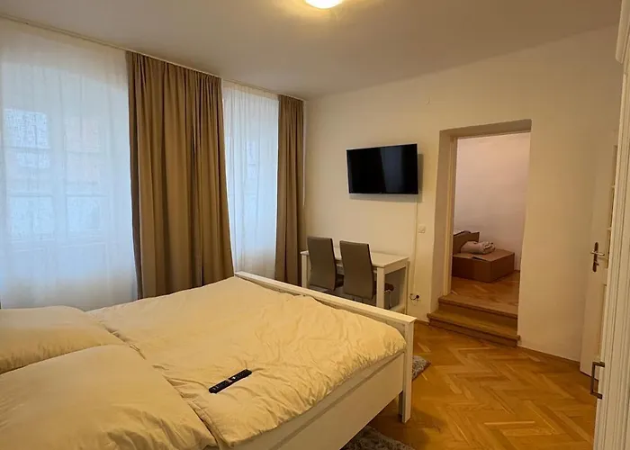 Danube Homes 5 Lejlighed